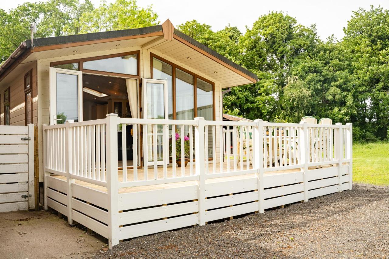 Pass The Keys The Lodge At Point House Farm - Sleeps Up To 6 Chester Zewnętrze zdjęcie